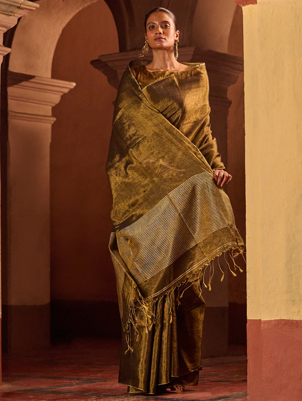 Bengal Elegance. Handwoven Tissue & Linen Saree - Dusky Bronze