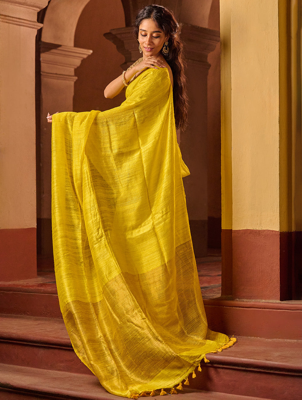 Bengal Elegance. Handwoven Soft Resham Matka Silk Saree - Sunlit Gold