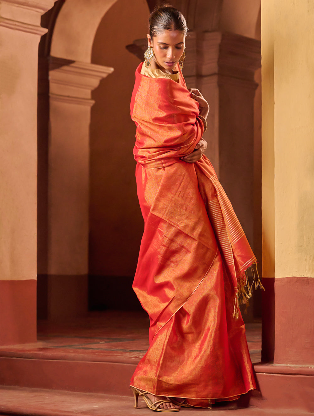 Bengal Elegance. Handwoven Tissue & Linen Saree - Golden Sunrise