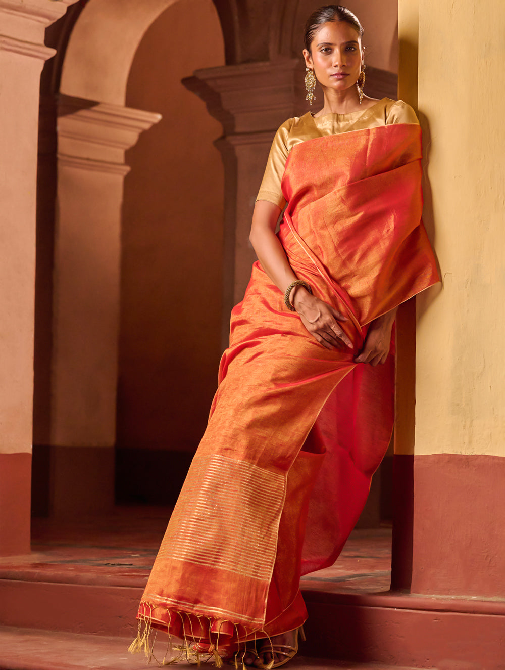 Bengal Elegance. Handwoven Tissue & Linen Saree - Golden Sunrise