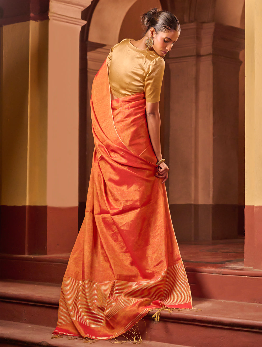 Bengal Elegance. Handwoven Tissue & Linen Saree - Golden Sunrise