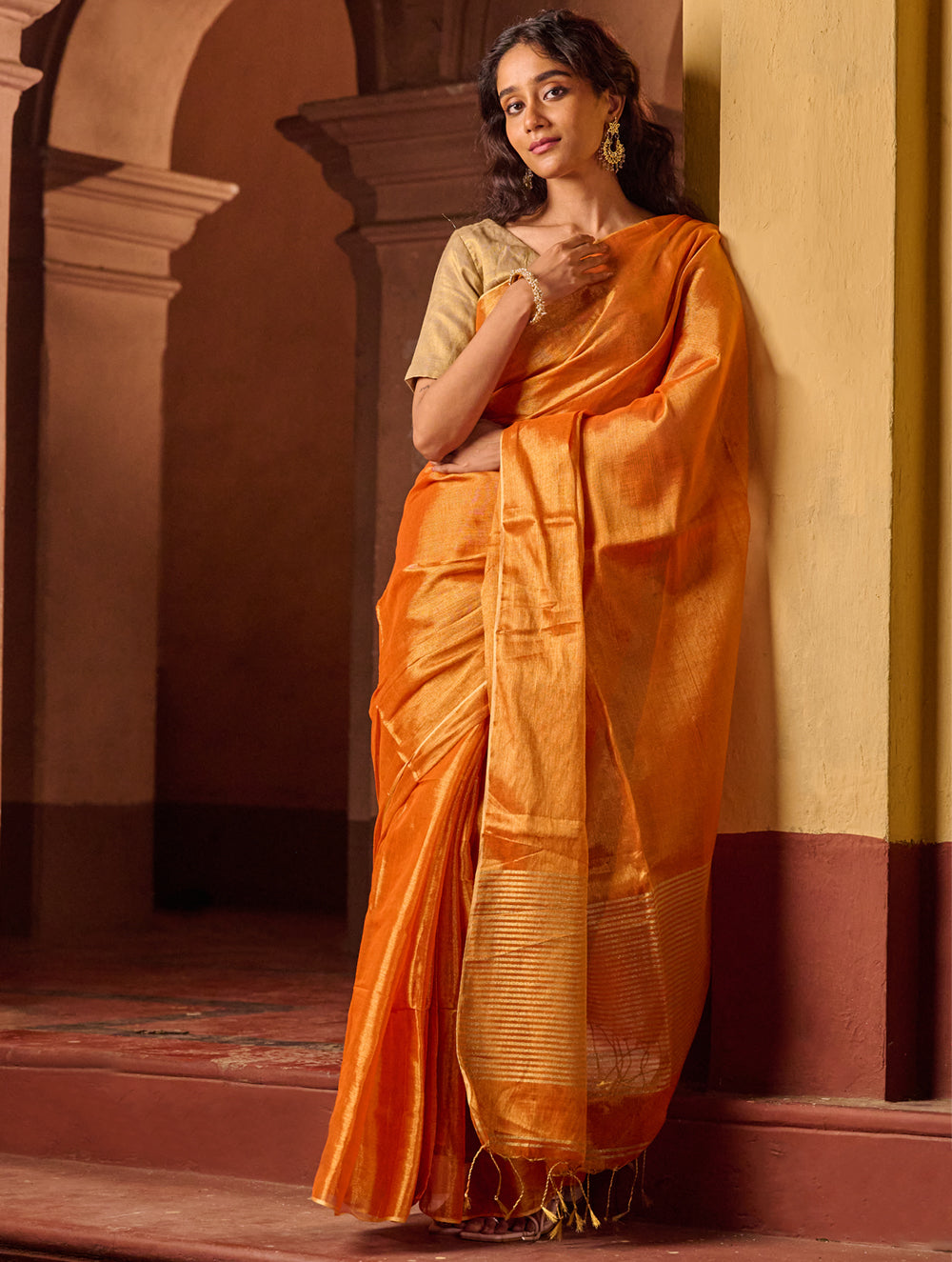 Bengal Elegance. Handwoven Tissue & Linen Saree - Golden Sunset