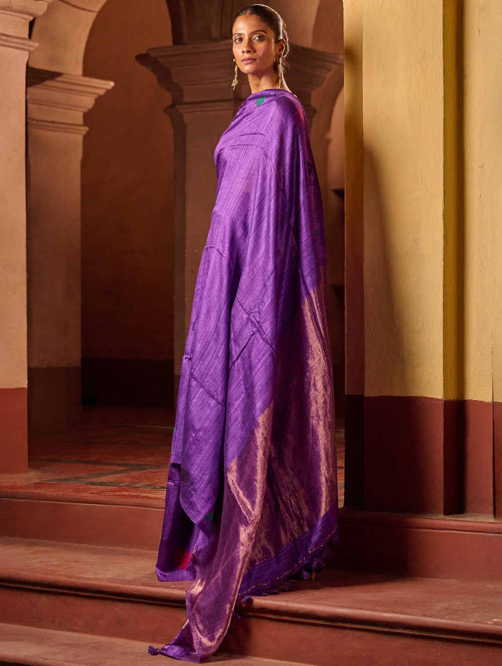 Bengal Elegance. Handwoven Soft Jamdani Resham Matka Silk Saree - Royal Iris