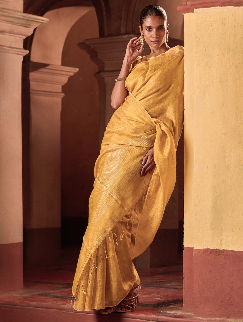 Bengal Elegance. Handwoven Tissue & Linen Saree - Golden Sand