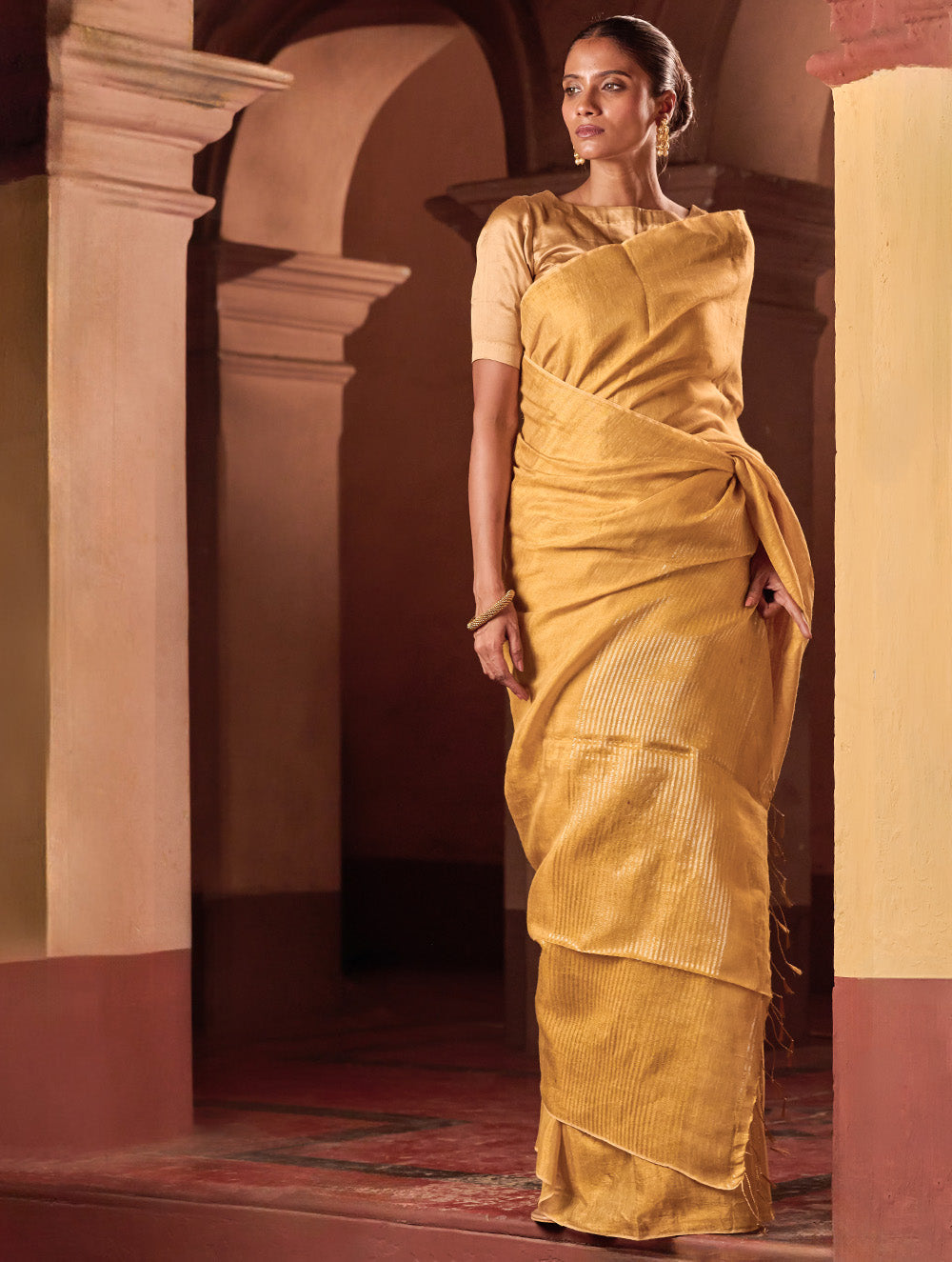 Bengal Elegance. Handwoven Tissue & Linen Saree - Golden Sand
