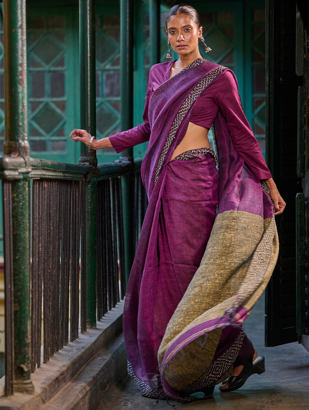 Bengal Vibes. Handwoven Linen & Kantha Border Saree - Mulberry Bush