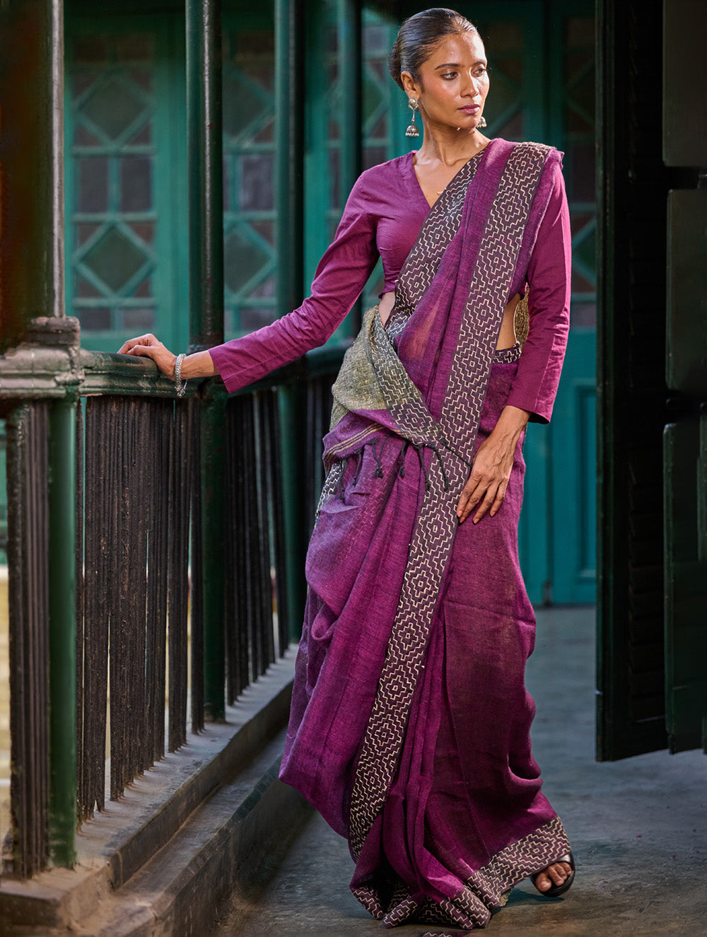 Bengal Vibes. Handwoven Linen & Kantha Border Saree - Mulberry Bush