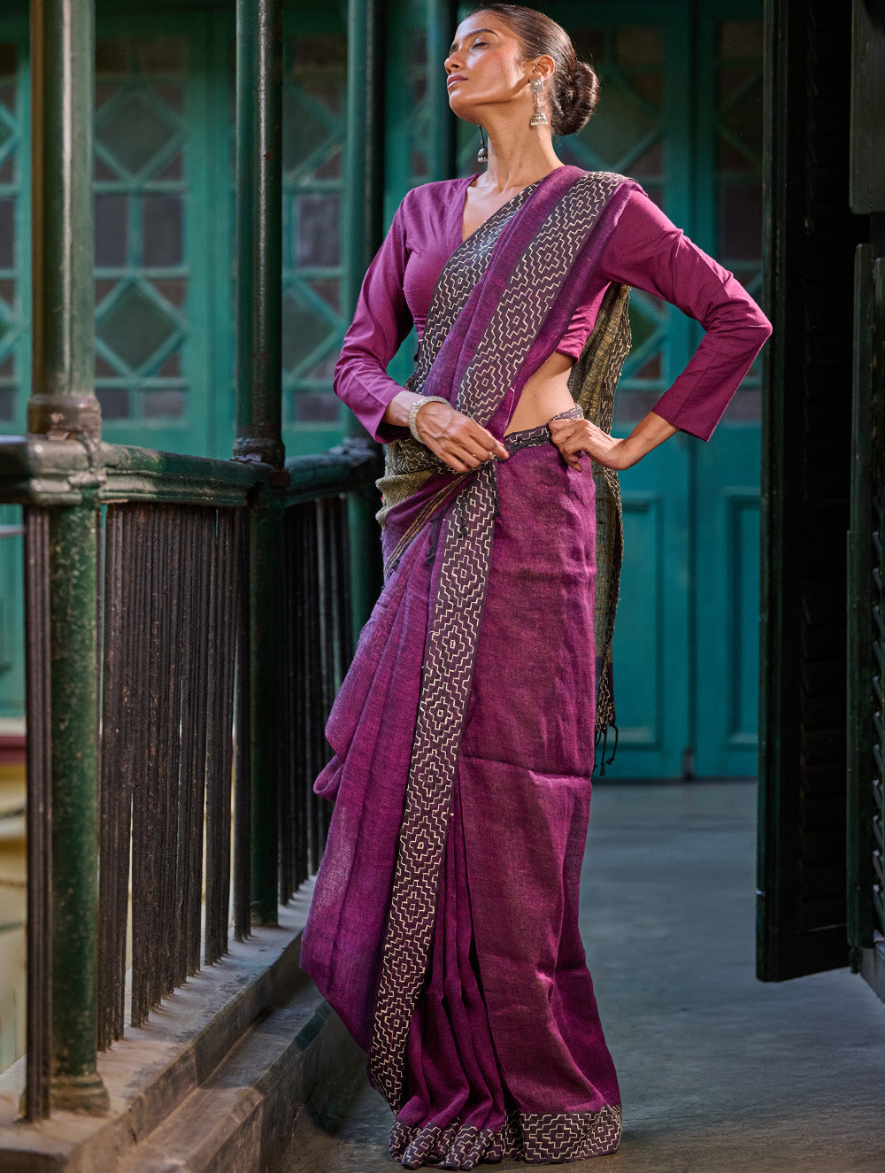 Bengal Vibes. Handwoven Linen & Kantha Border Saree - Mulberry Bush