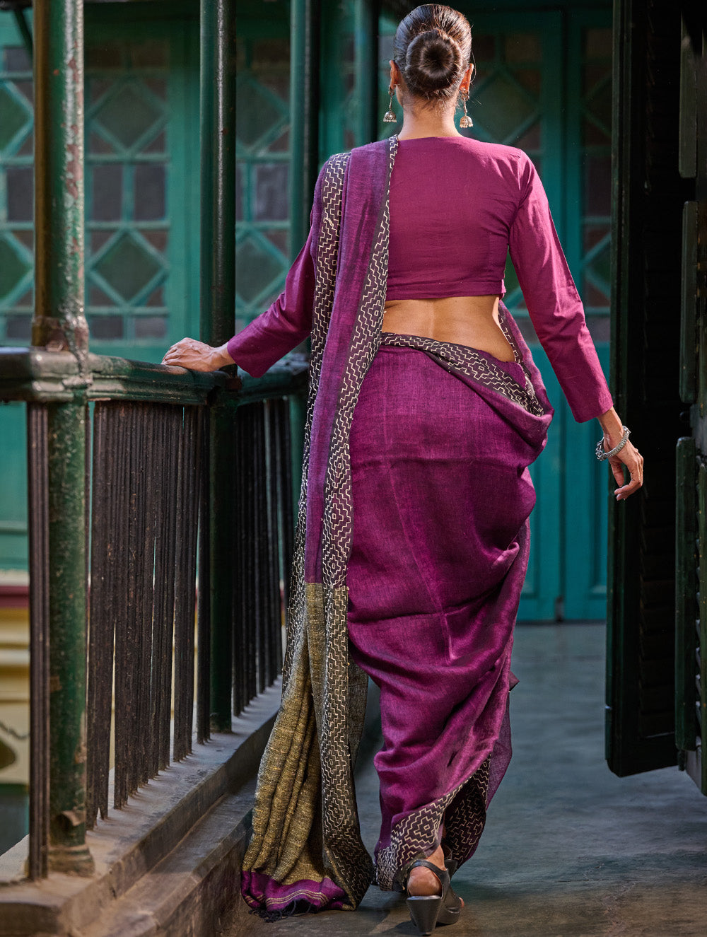Bengal Vibes. Handwoven Linen & Kantha Border Saree - Mulberry Bush