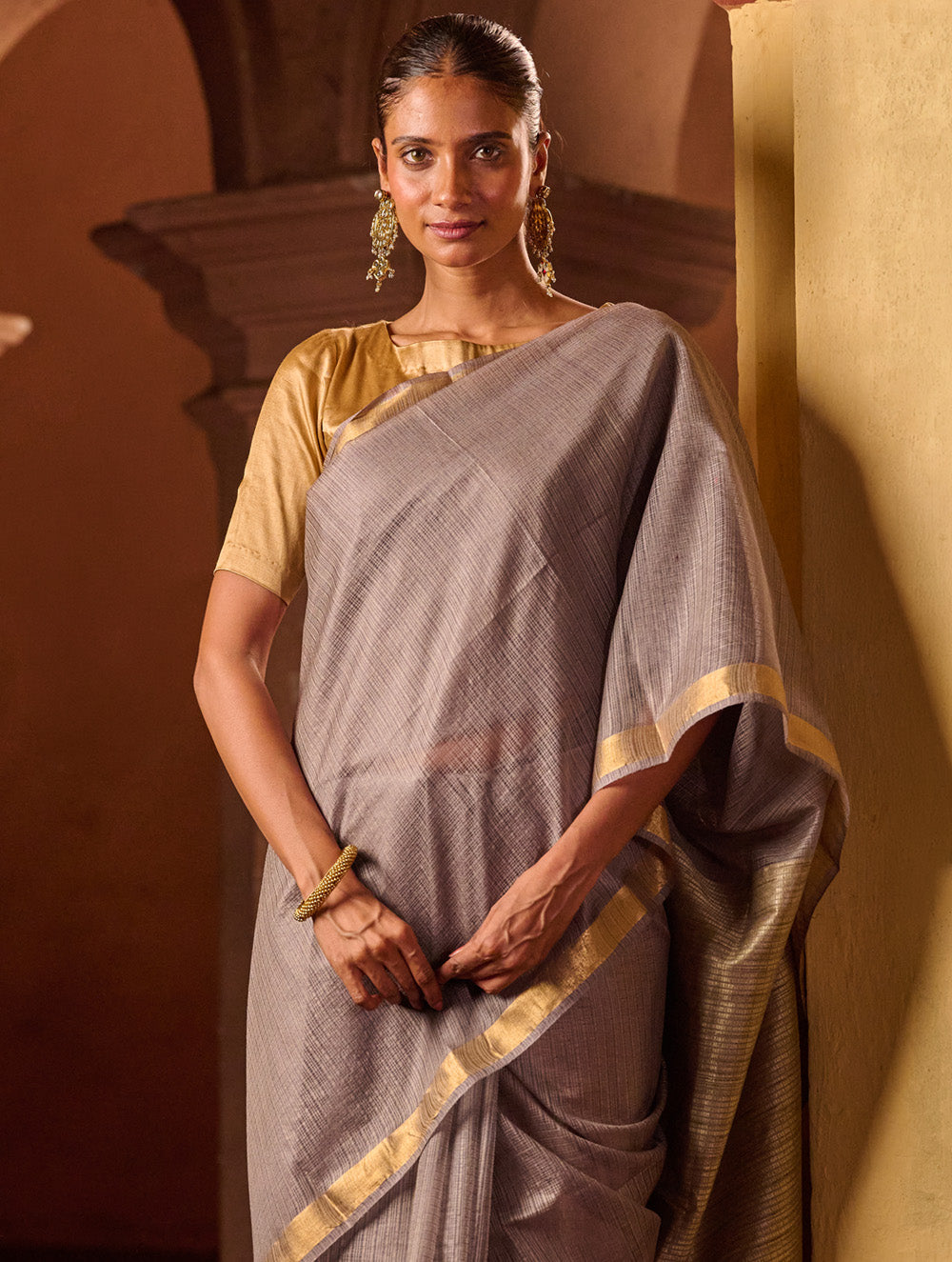 Bengal Elegance. Handwoven Silk Cotton Saree - Silver Ash