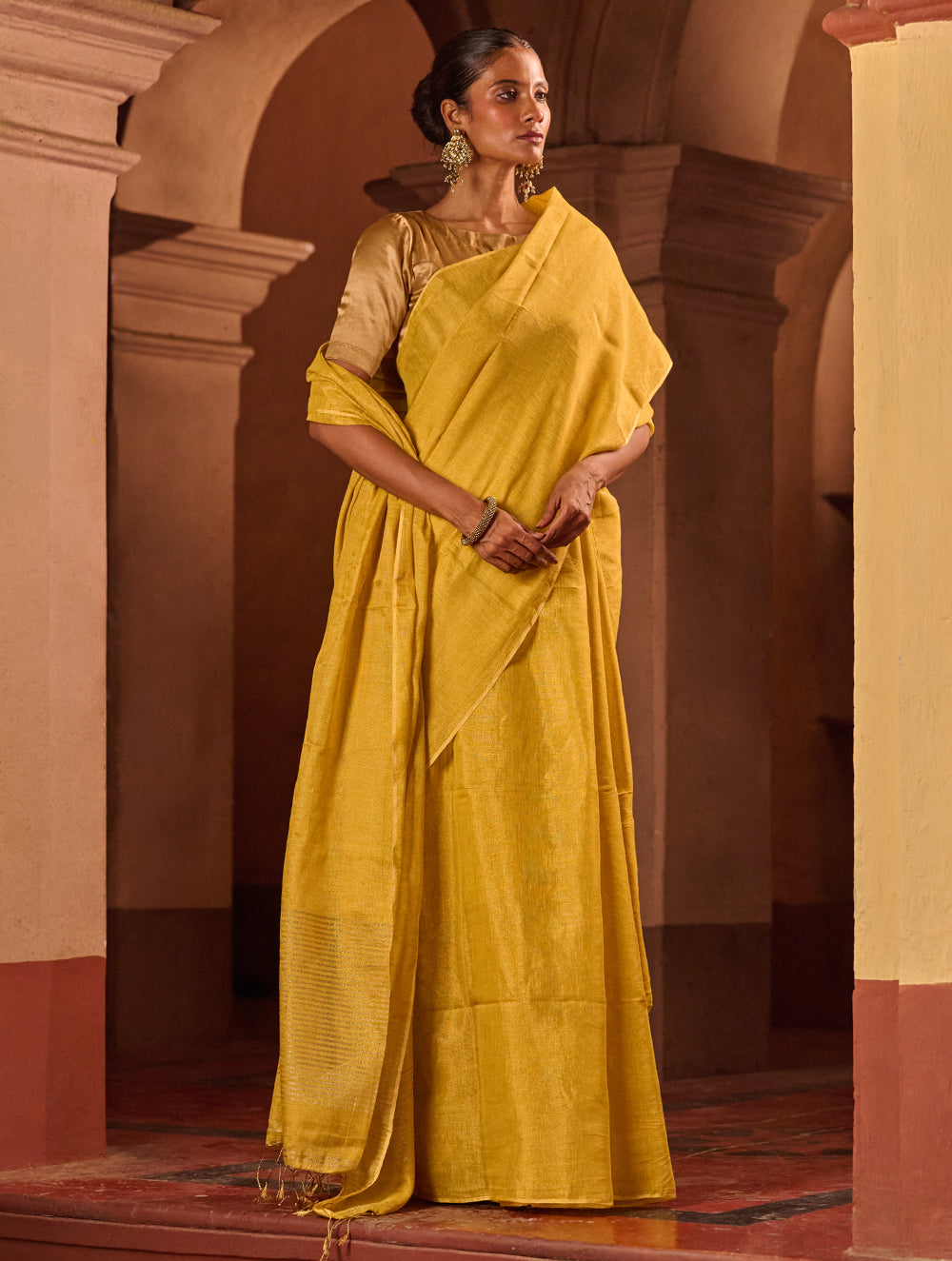 Bengal Elegance. Handwoven Tissue & Linen Saree - Sunlit Amber