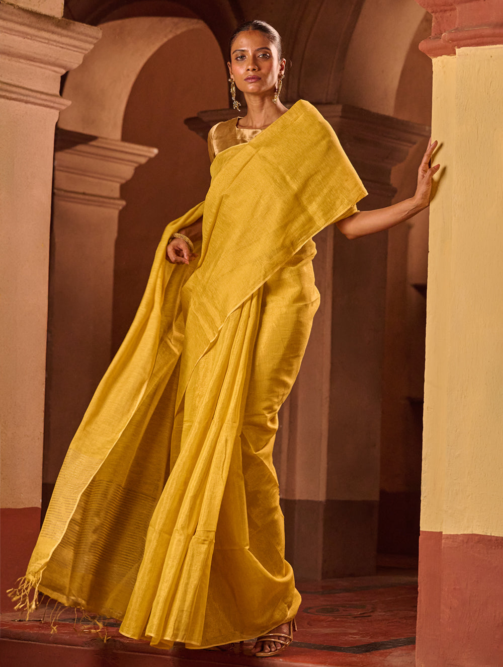 Bengal Elegance. Handwoven Tissue & Linen Saree - Sunlit Amber