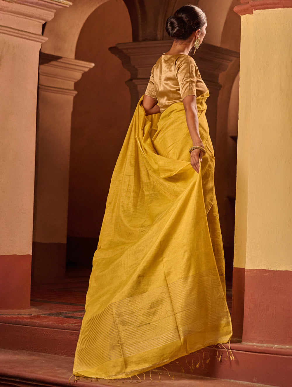 Bengal Elegance. Handwoven Tissue & Linen Saree - Sunlit Amber
