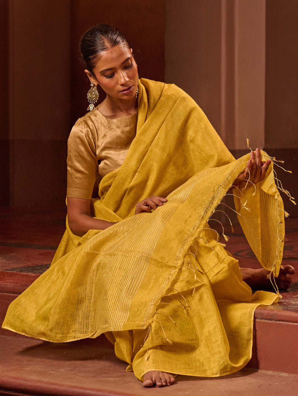 Bengal Elegance. Handwoven Tissue & Linen Saree - Sunlit Amber