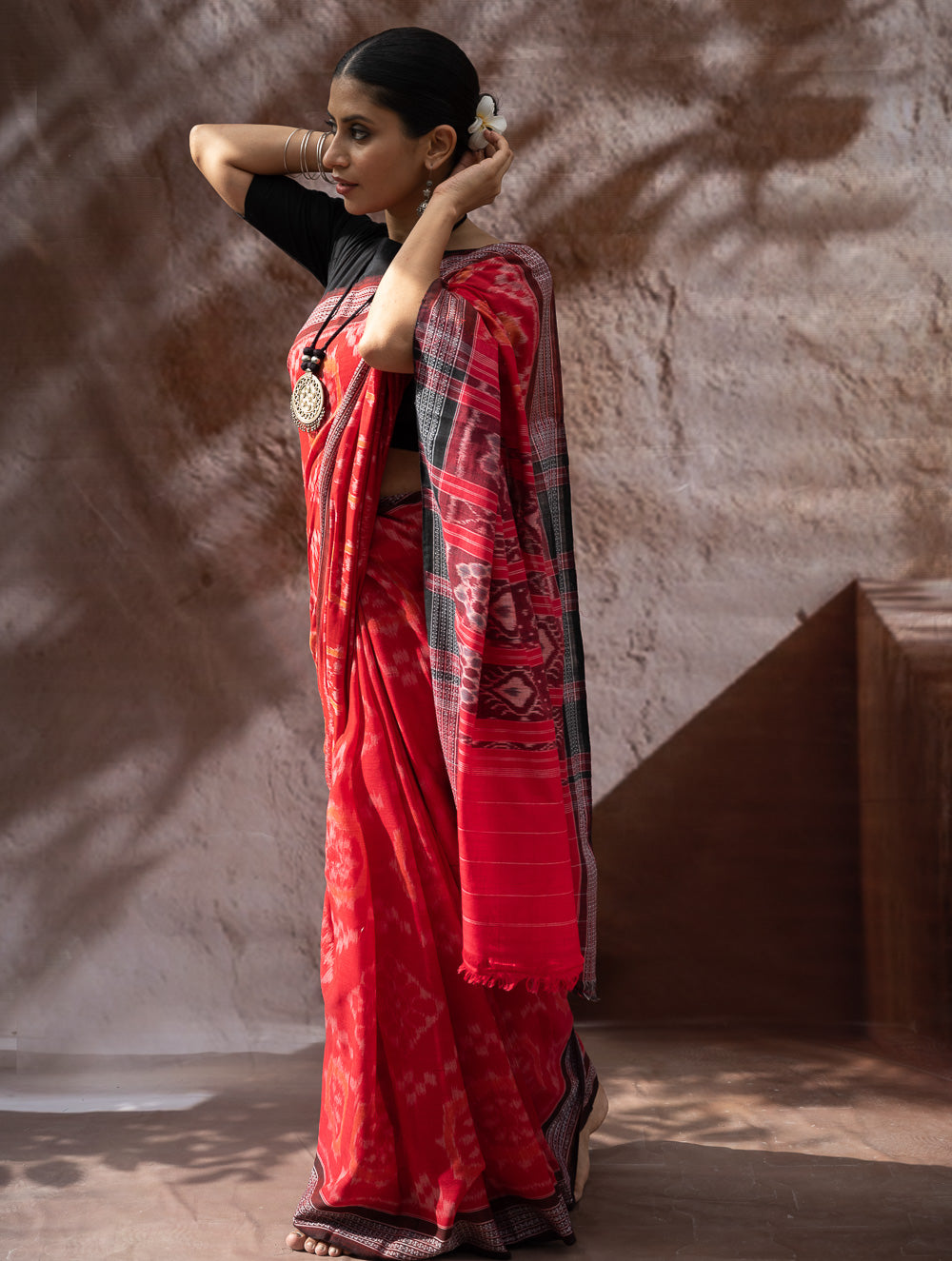 Load image into Gallery viewer, Sambalpuri Handwoven Ikat Soft Cotton Saree - Bandha Rekha