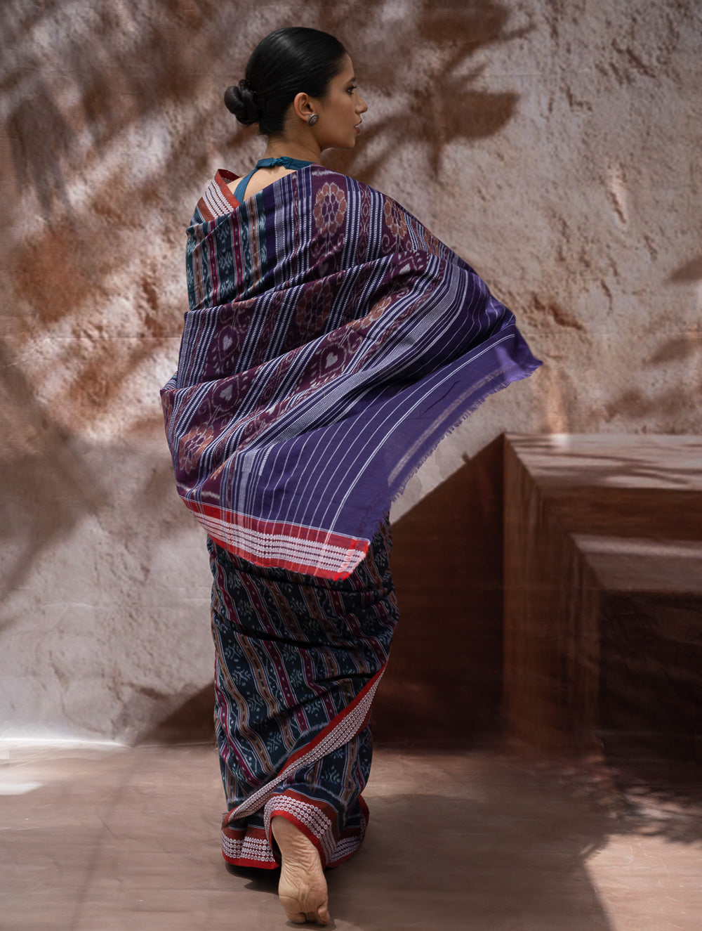Load image into Gallery viewer, Sambalpuri Handwoven Ikat Soft Cotton Saree - Bandha Tara