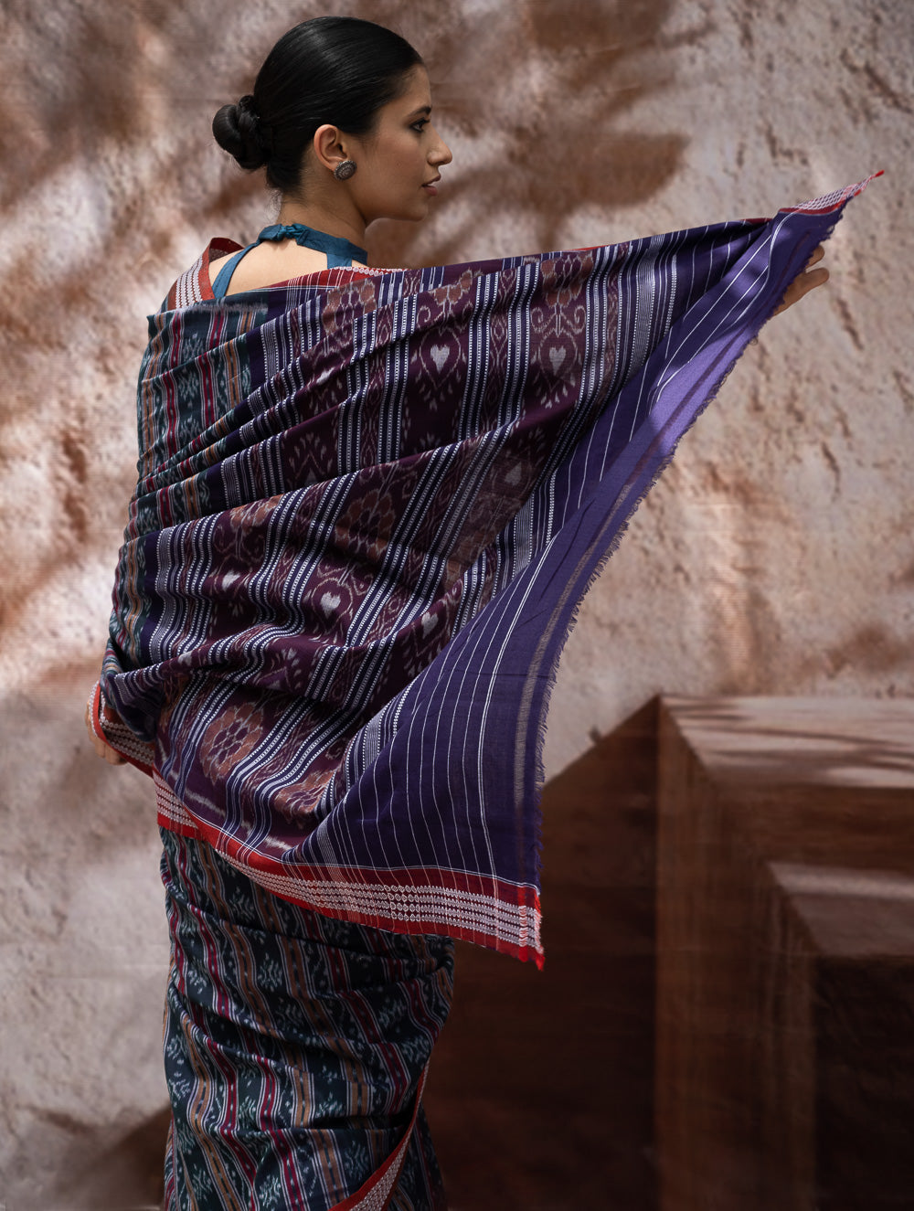 Load image into Gallery viewer, Sambalpuri Handwoven Ikat Soft Cotton Saree - Bandha Tara