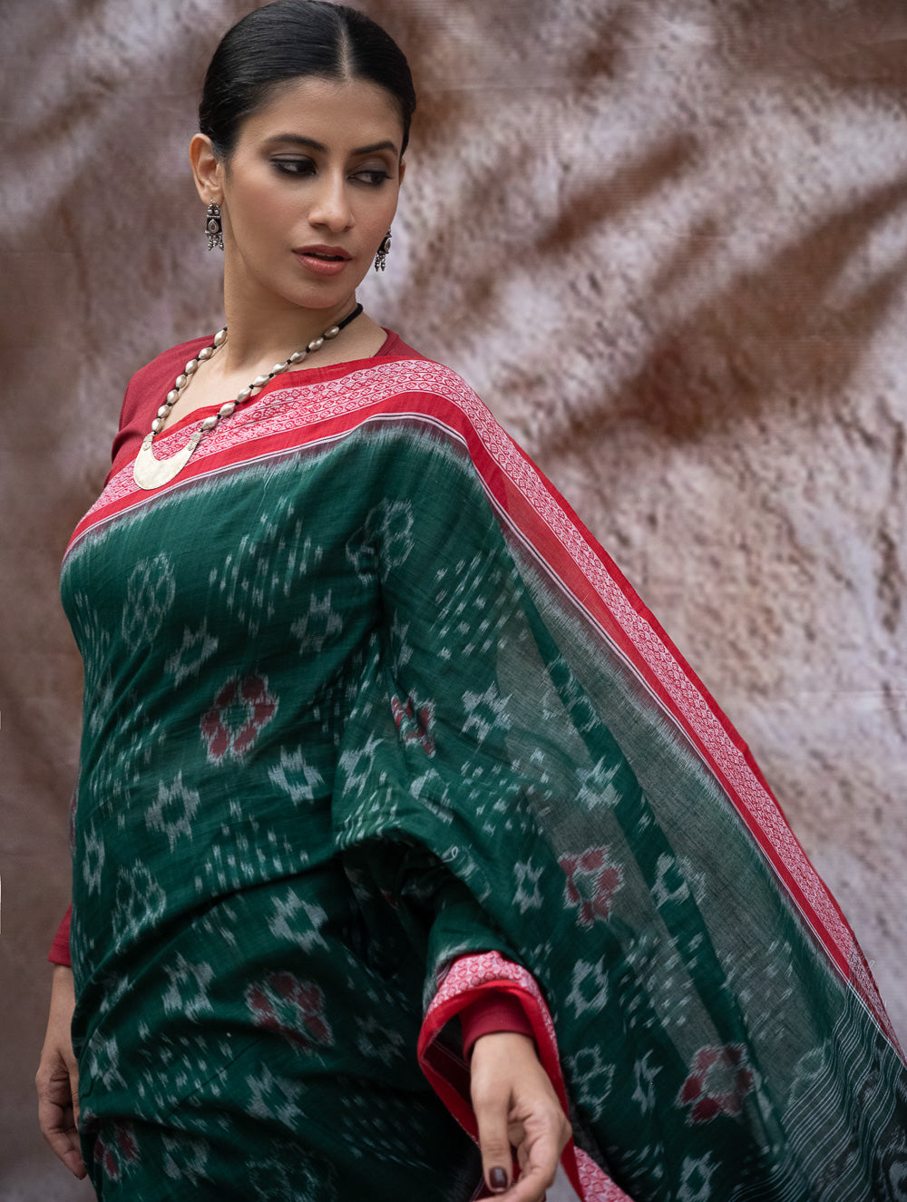 Load image into Gallery viewer, Sambalpuri Handwoven Ikat Soft Cotton Saree - Harita Roop
