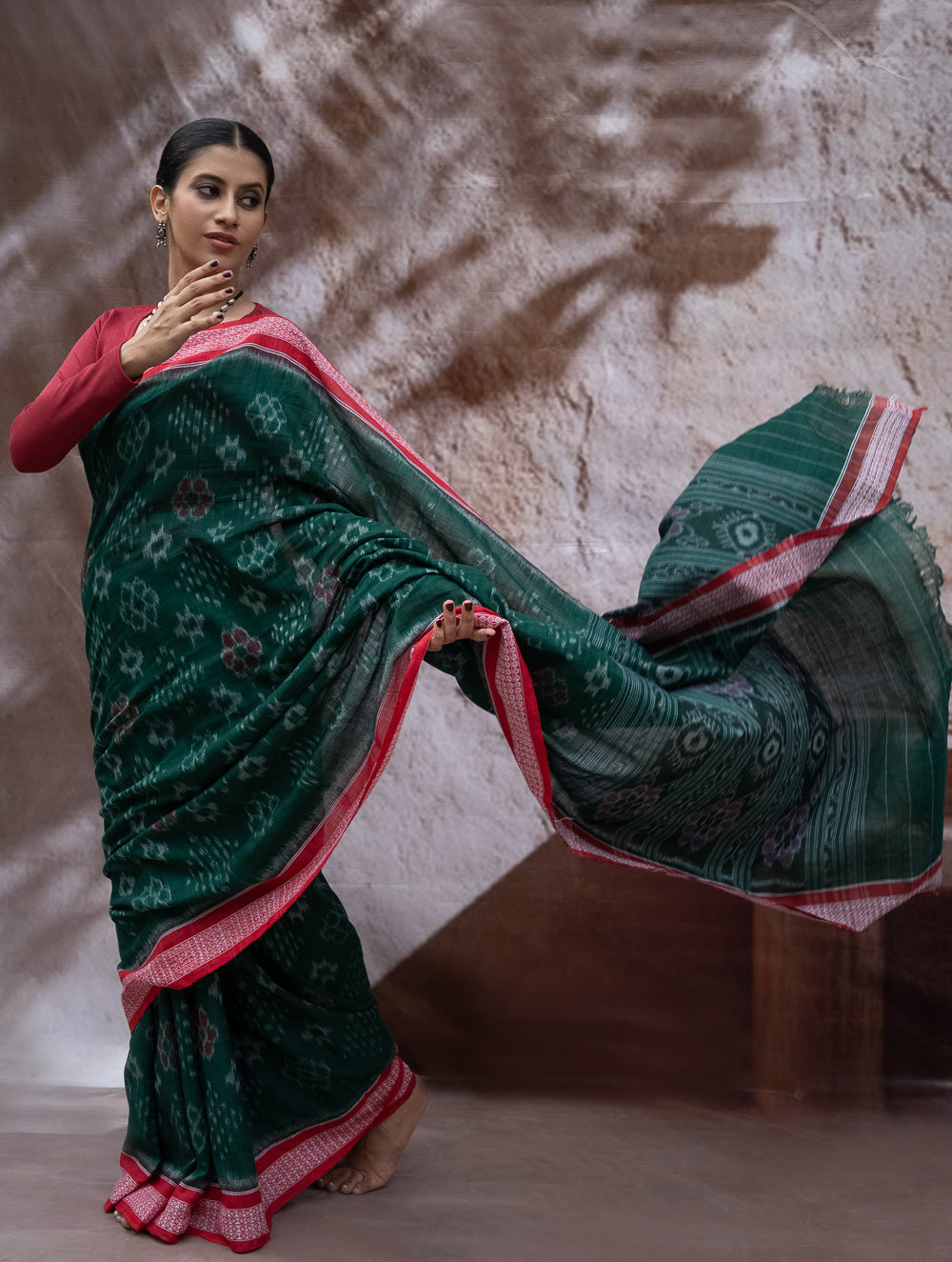 Load image into Gallery viewer, Sambalpuri Handwoven Ikat Soft Cotton Saree - Harita Roop