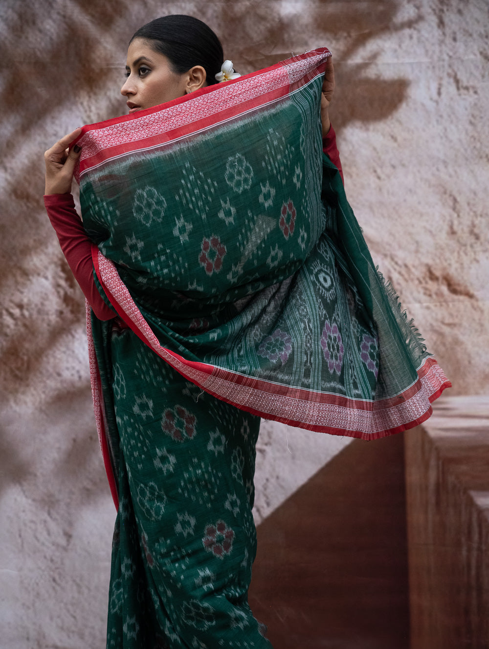 Load image into Gallery viewer, Sambalpuri Handwoven Ikat Soft Cotton Saree - Harita Roop