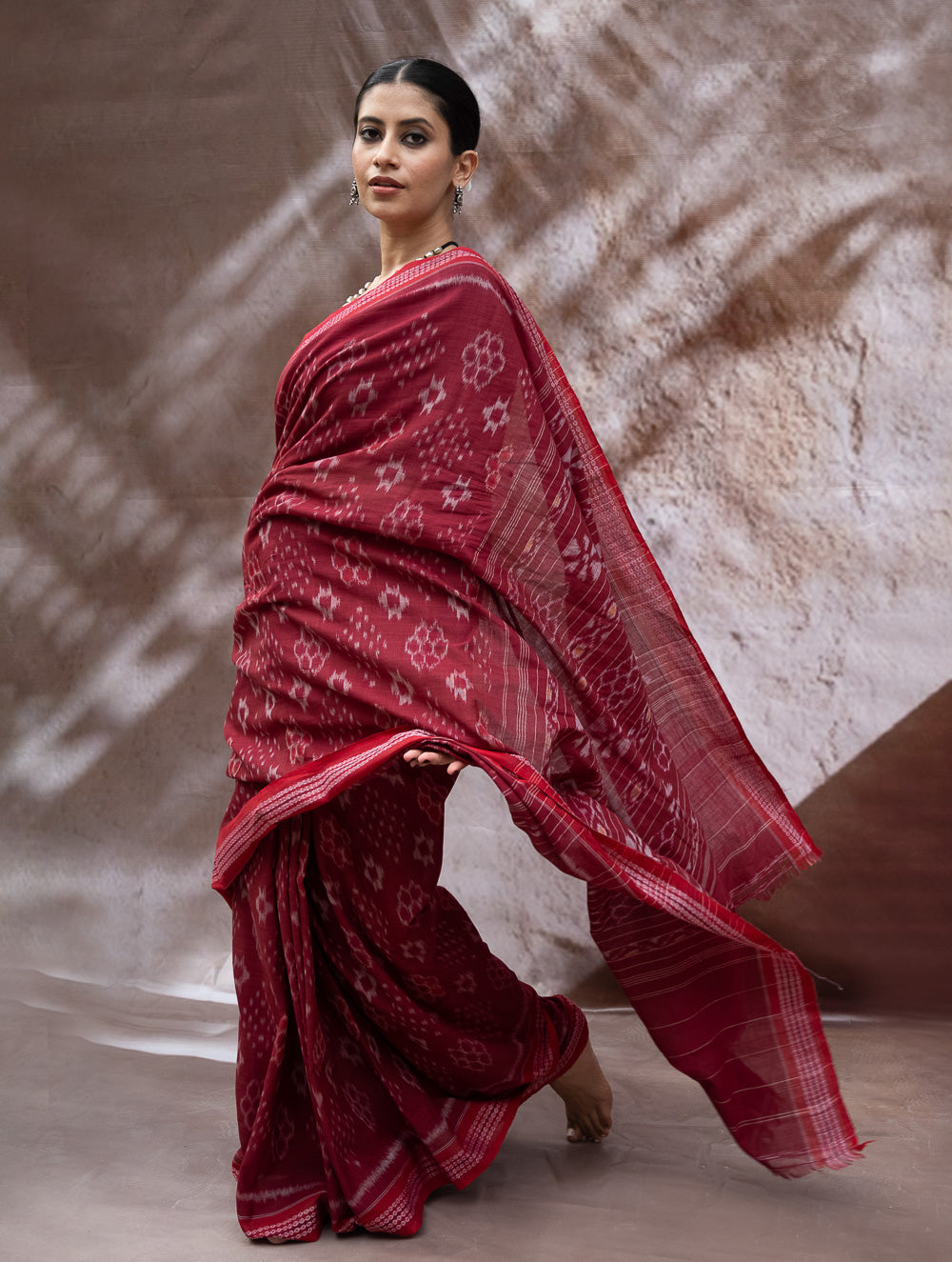 Load image into Gallery viewer, Sambalpuri Handwoven Ikat Soft Cotton Saree - Kalinga Red