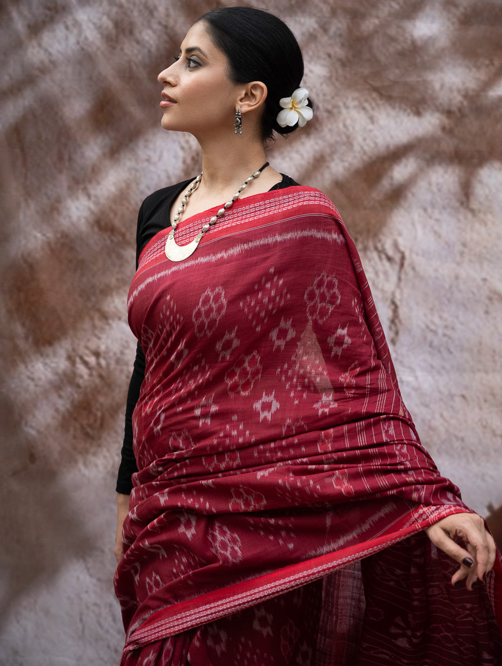 Load image into Gallery viewer, Sambalpuri Handwoven Ikat Soft Cotton Saree - Kalinga Red