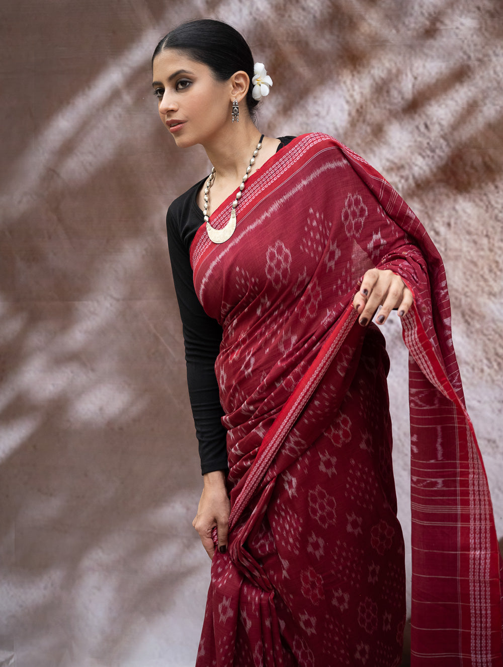 Load image into Gallery viewer, Sambalpuri Handwoven Ikat Soft Cotton Saree - Kalinga Red