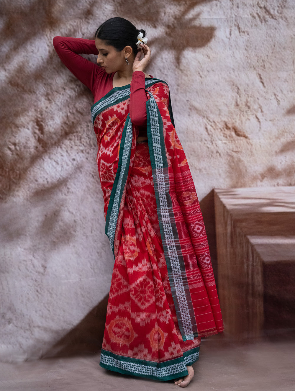 Load image into Gallery viewer, Sambalpuri Handwoven Ikat Soft Cotton Saree - Lal Chakra