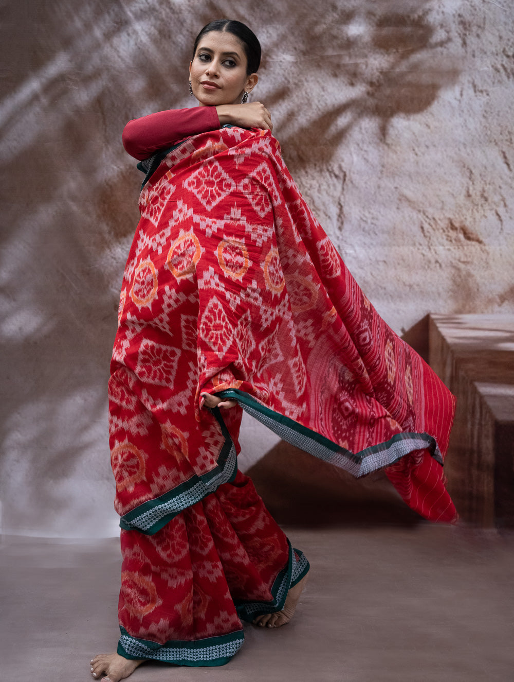 Load image into Gallery viewer, Sambalpuri Handwoven Ikat Soft Cotton Saree - Lal Chakra