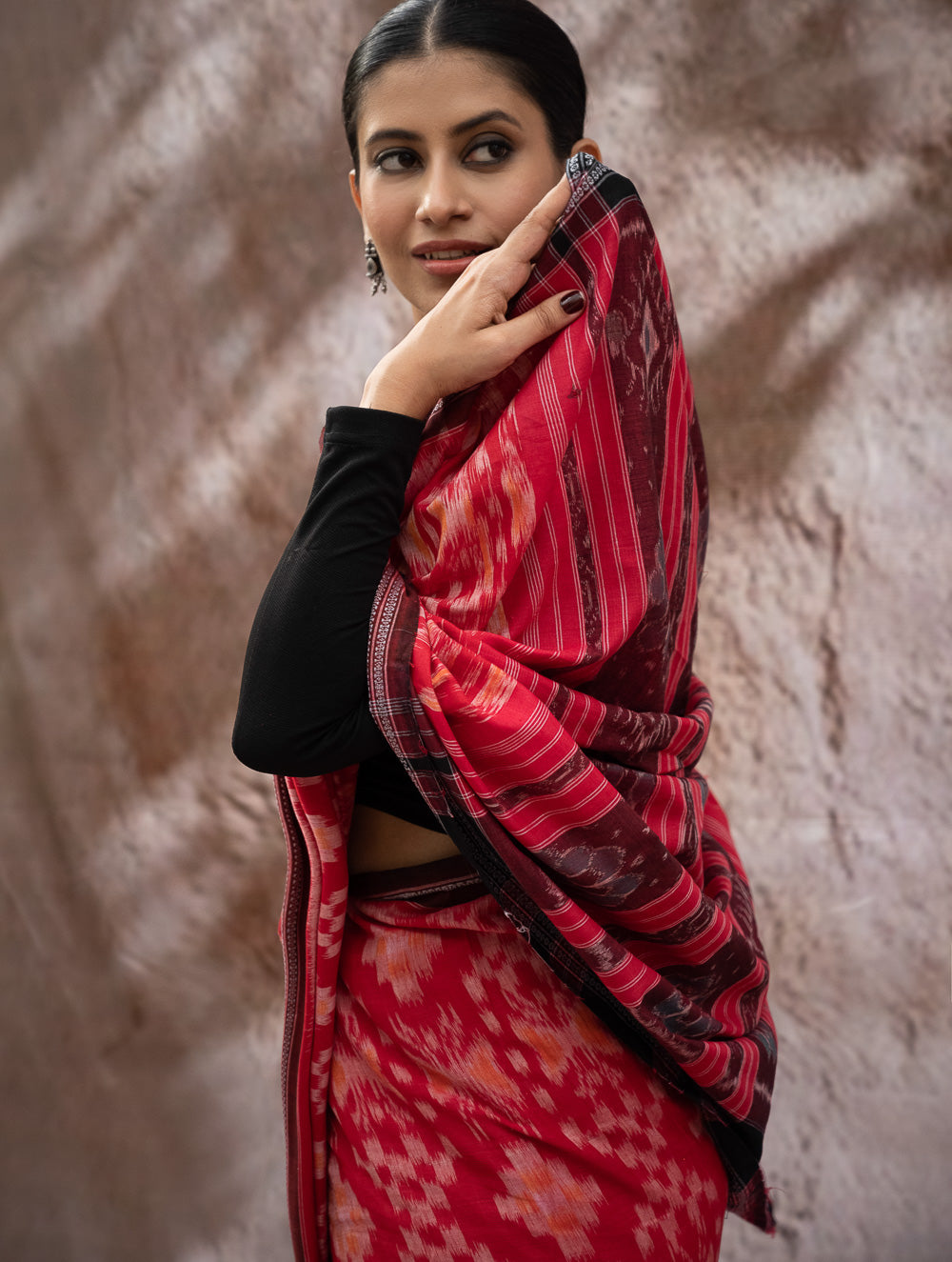 Load image into Gallery viewer, Sambalpuri Handwoven Ikat Soft Cotton Saree - Lal Paata