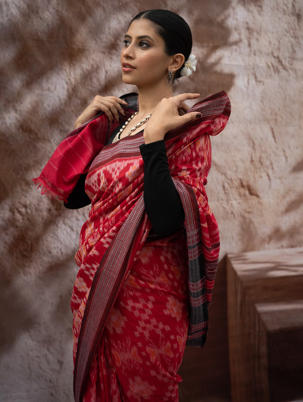 Load image into Gallery viewer, Sambalpuri Handwoven Ikat Soft Cotton Saree - Lal Paata