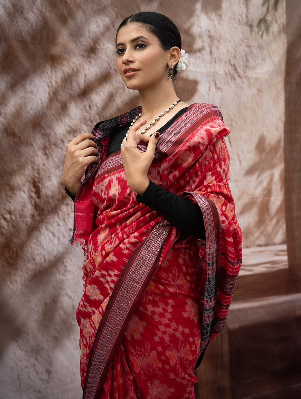 Load image into Gallery viewer, Sambalpuri Handwoven Ikat Soft Cotton Saree - Lal Paata