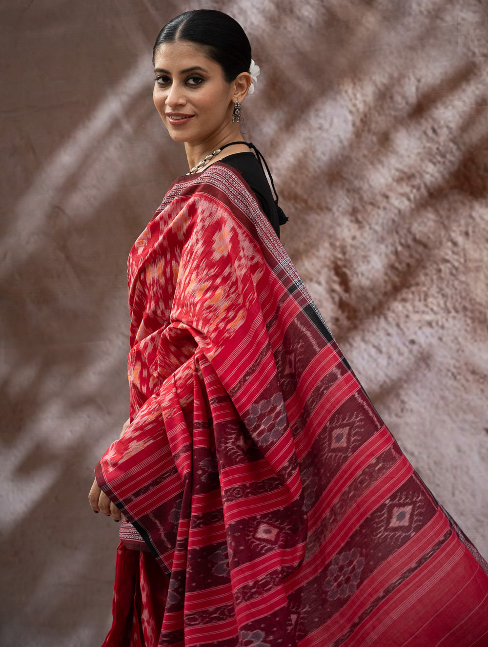 Load image into Gallery viewer, Sambalpuri Handwoven Ikat Soft Cotton Saree - Lal Paata