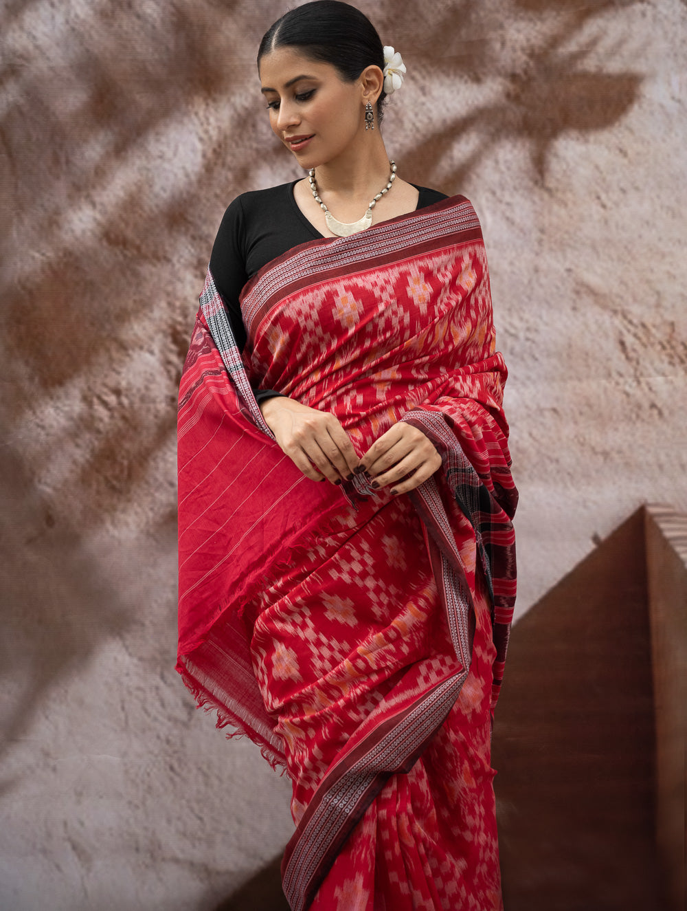 Load image into Gallery viewer, Sambalpuri Handwoven Ikat Soft Cotton Saree - Lal Paata