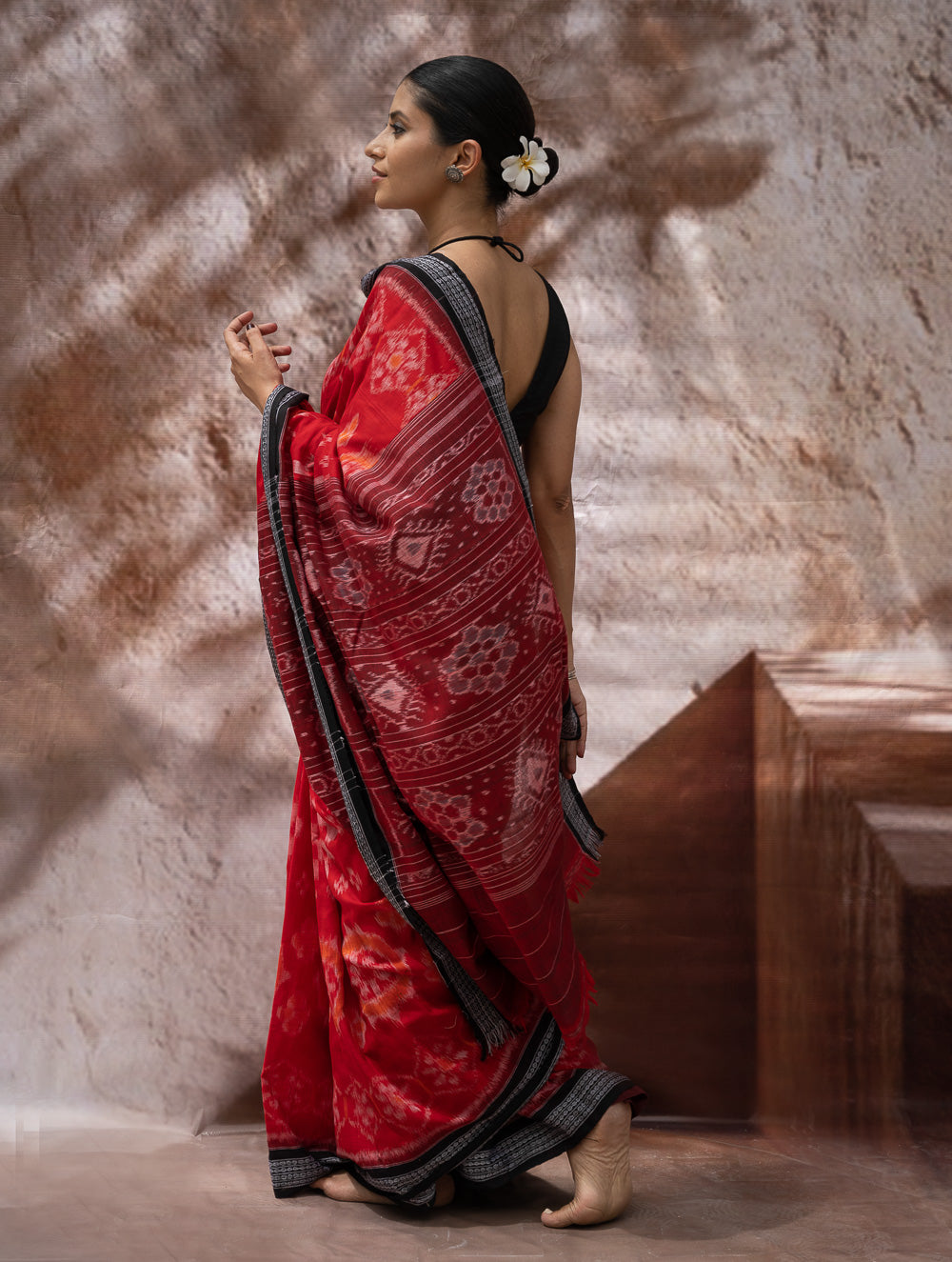 Load image into Gallery viewer, Sambalpuri Handwoven Ikat Soft Cotton Saree - Lalima