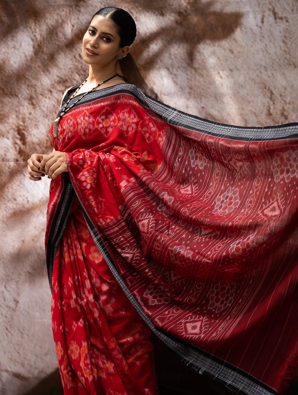 Load image into Gallery viewer, Sambalpuri Handwoven Ikat Soft Cotton Saree - Lalima