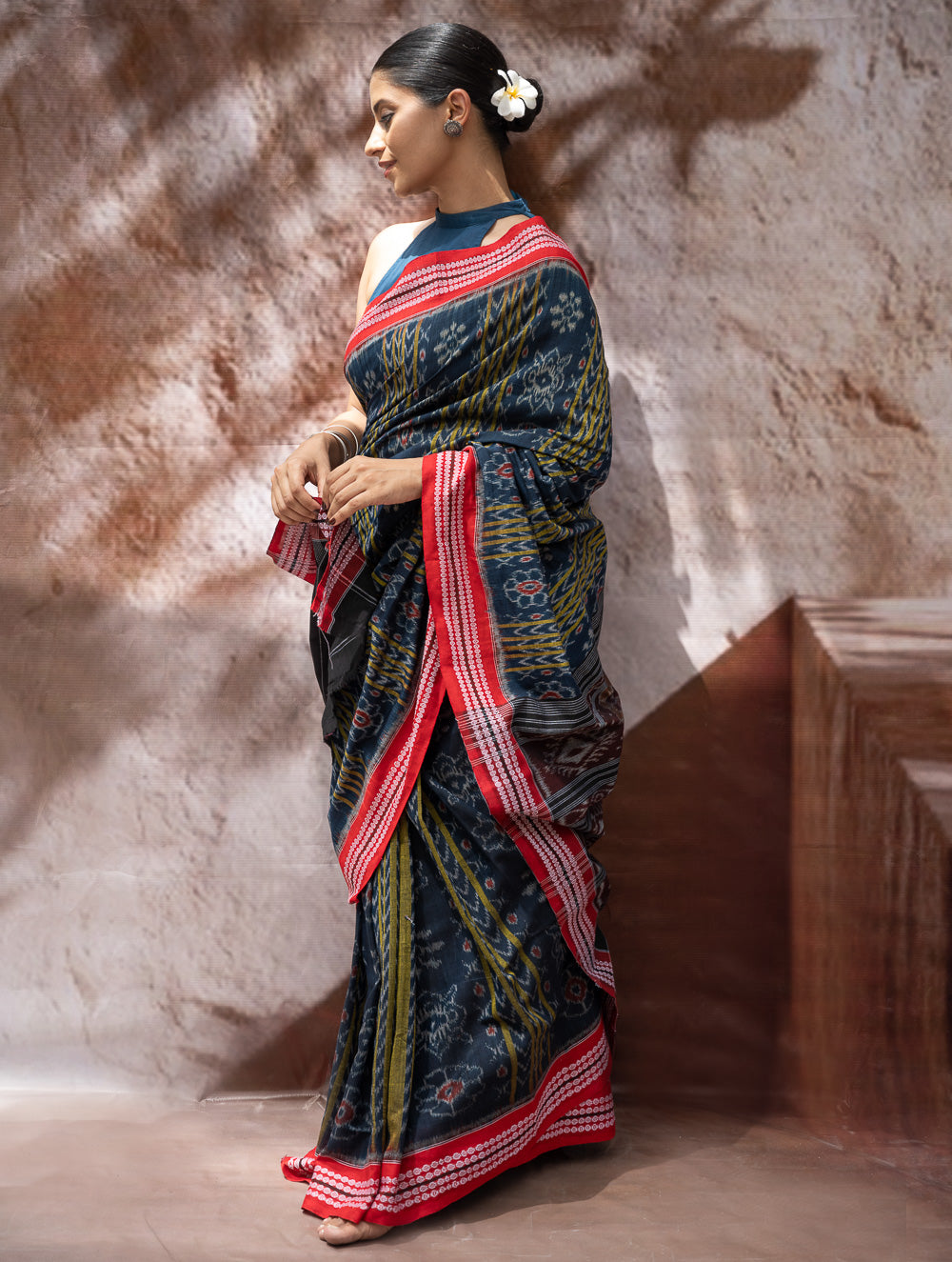 Load image into Gallery viewer, Sambalpuri Handwoven Ikat Soft Cotton Saree - Neel Pravaah