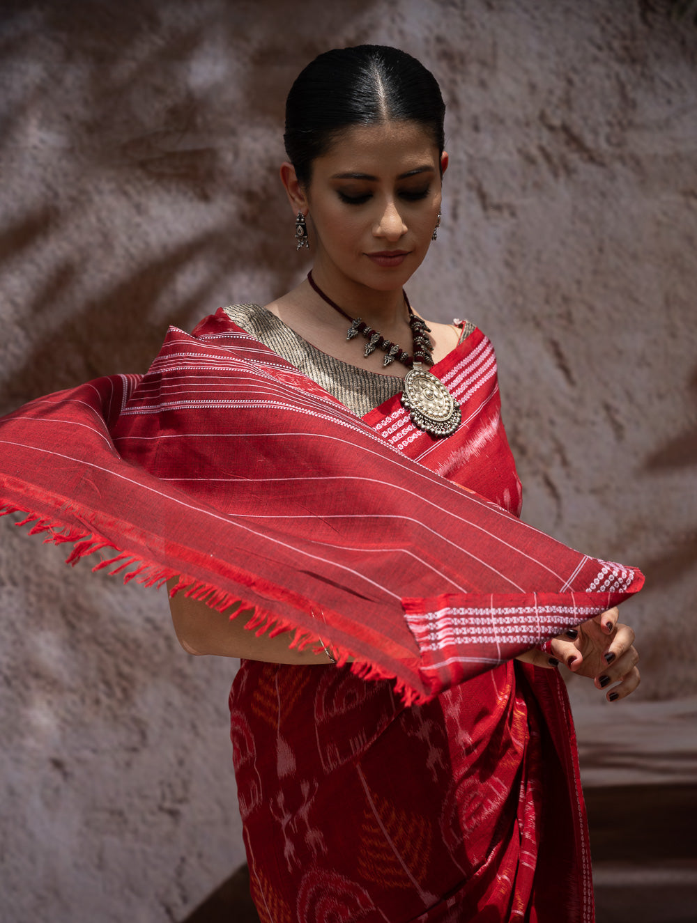 Load image into Gallery viewer, Sambalpuri Handwoven Ikat Soft Cotton Saree - Tribal Raga