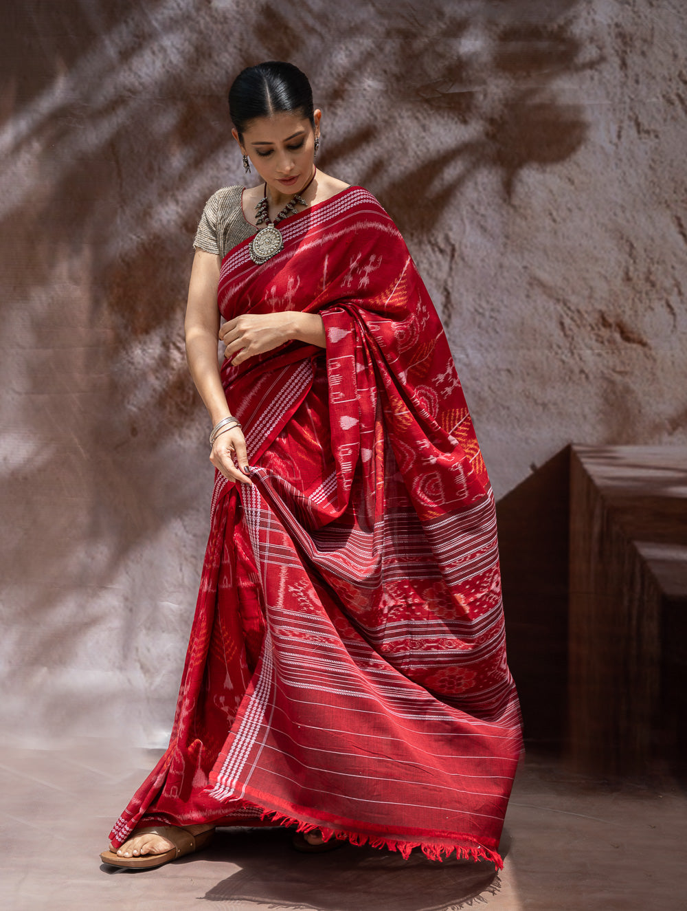 Load image into Gallery viewer, Sambalpuri Handwoven Ikat Soft Cotton Saree - Tribal Raga