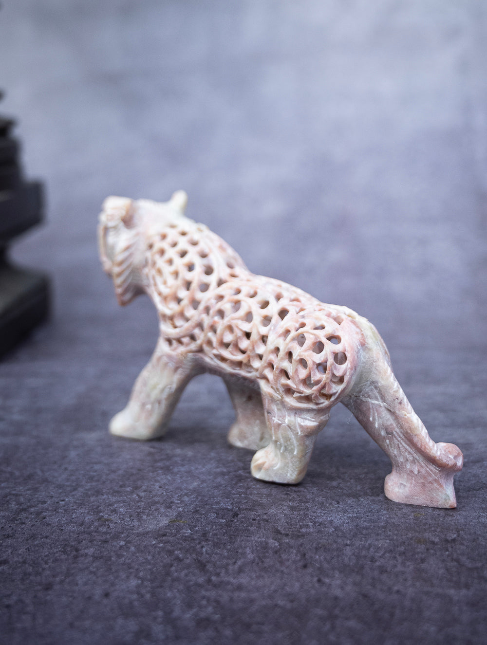 Load image into Gallery viewer, Soapstone Filigree Leopard Curio