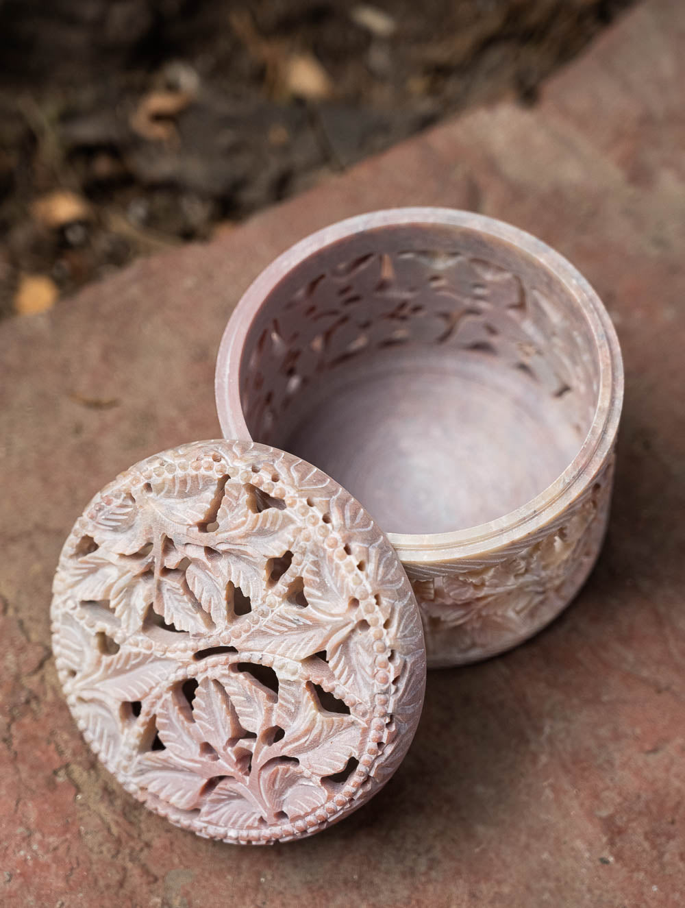 Soapstone Filigree Patramaya Round Box