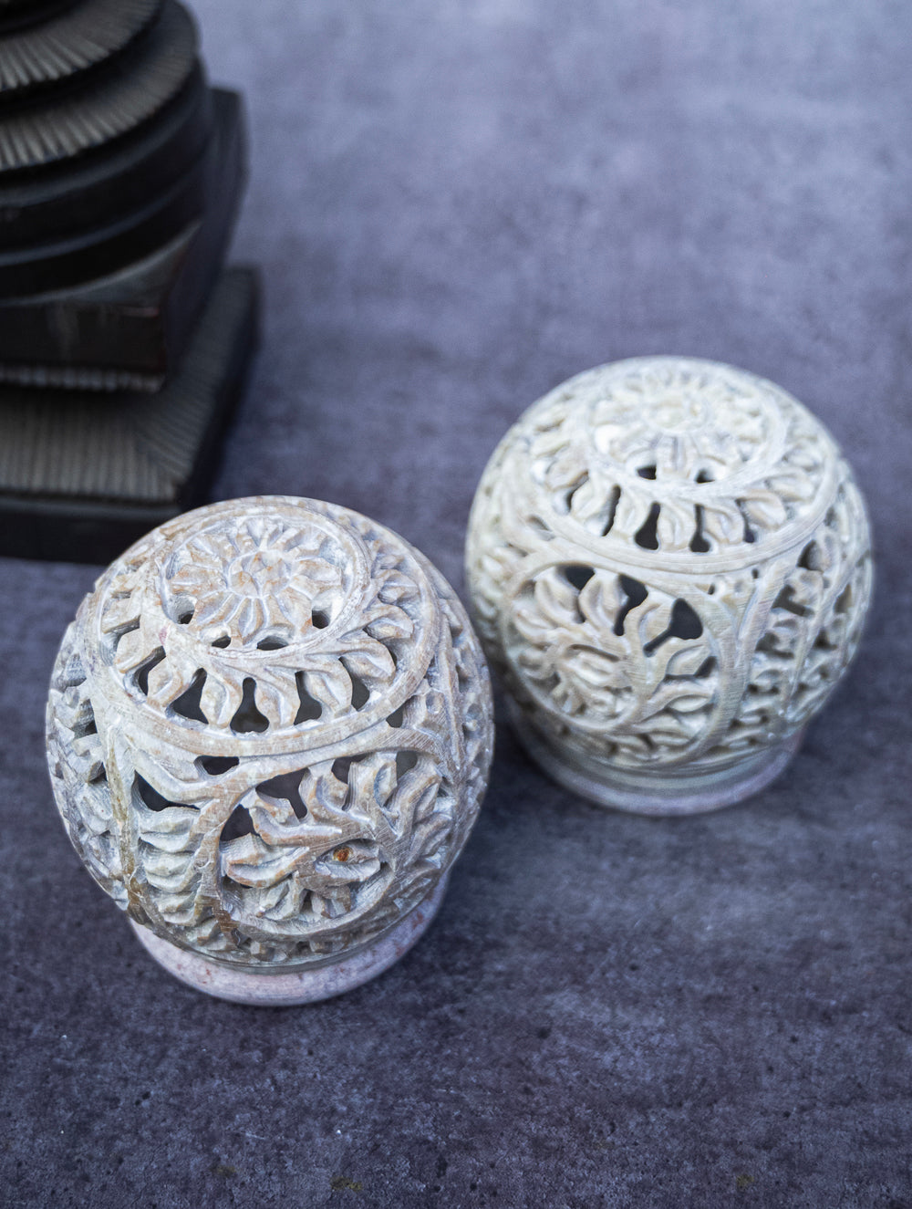 Load image into Gallery viewer, Soapstone Filigree Round Tea Light Holder