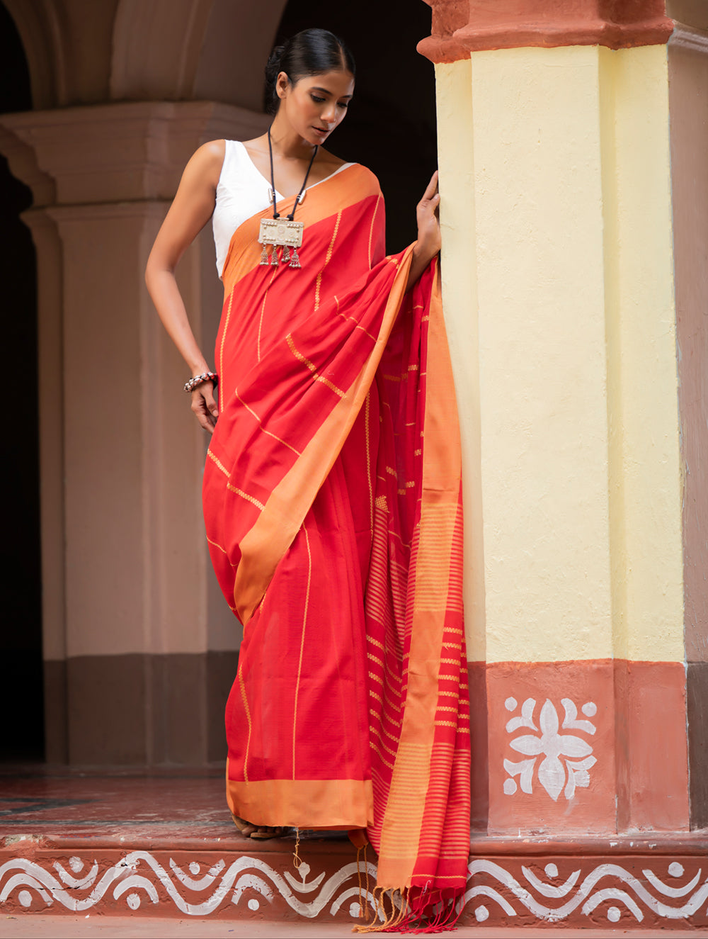 Load image into Gallery viewer, Soft &amp; Light. Handwoven Bengal Cotton Saree - Binyas