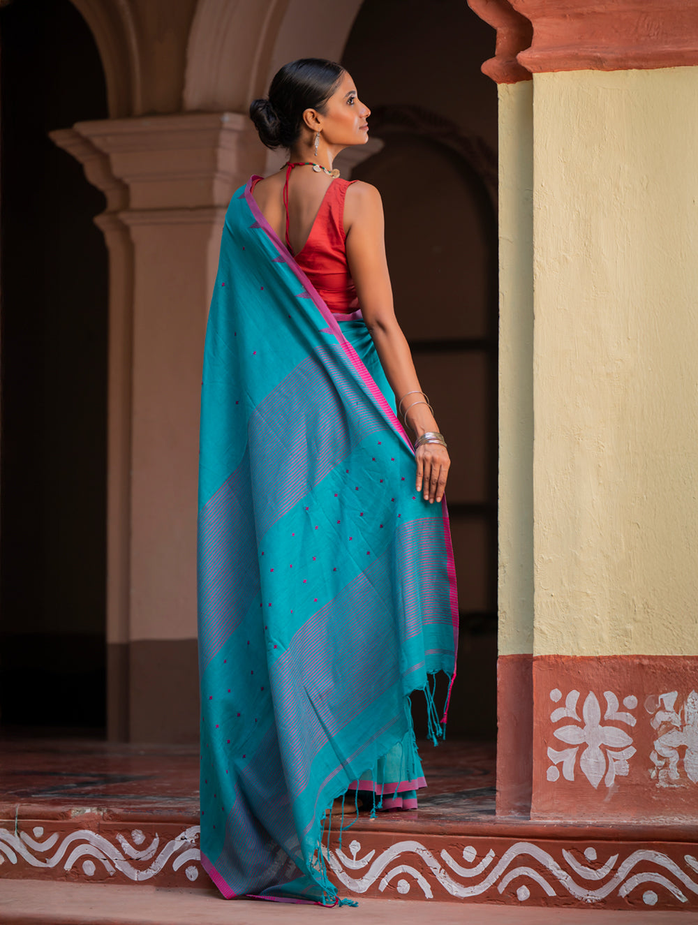 Load image into Gallery viewer, Soft &amp; Light. Handwoven Bengal Cotton Saree - Cerulean Mood