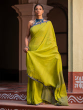 Load image into Gallery viewer, Soft &amp; Light. Handwoven Bengal Cotton Saree - Citrine Haze