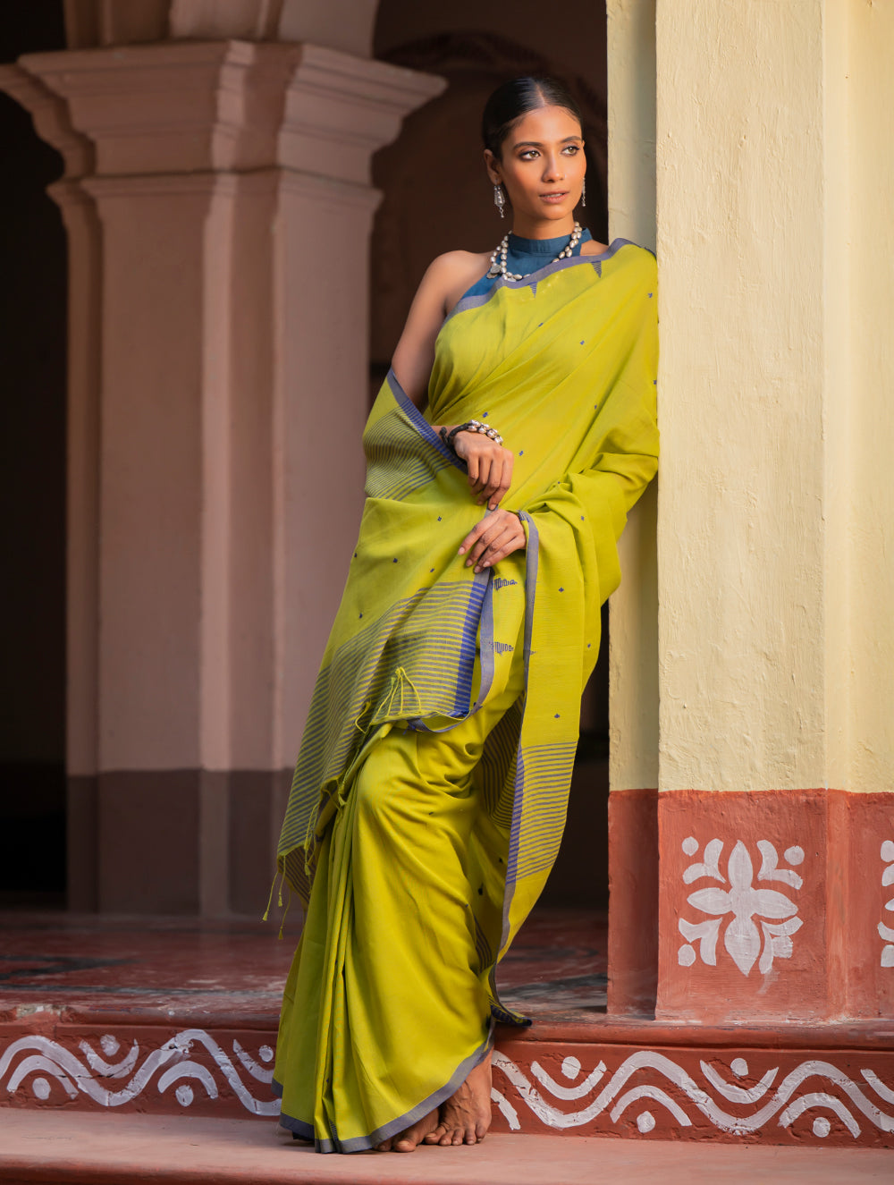 Load image into Gallery viewer, Soft &amp; Light. Handwoven Bengal Cotton Saree - Citrine Haze
