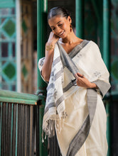 Load image into Gallery viewer, Soft &amp; Light. Handwoven Bengal Cotton Saree - Cream Elegance