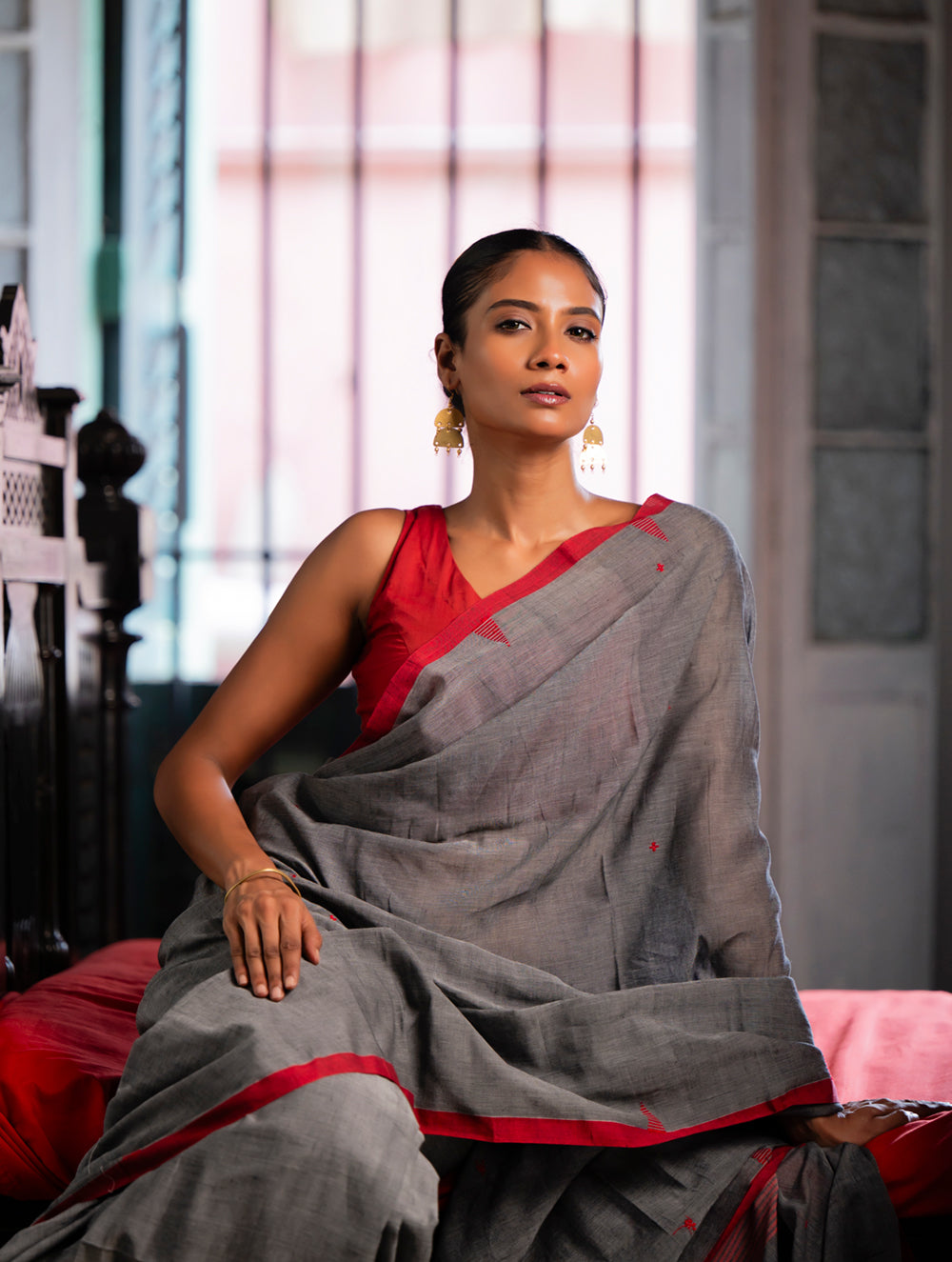 Soft & Light. Handwoven Bengal Cotton Saree - Crimson Touch