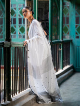 Load image into Gallery viewer, Soft &amp; Light. Handwoven Bengal Cotton Saree - Dhaara