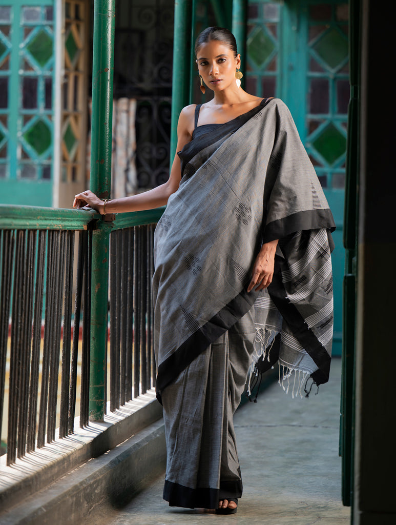 Soft & Light. Handwoven Bengal Cotton Saree - Gentle Slate